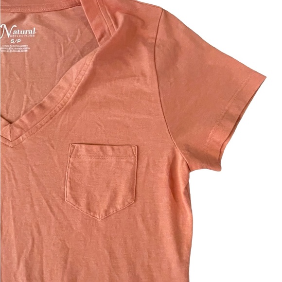 Natural Reflections Women’s Peach Color V-Neck Breast Pocket Size S T-Shirt - Picture 3 of 3